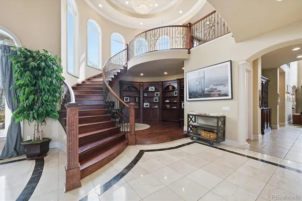 a view of entryway and hall