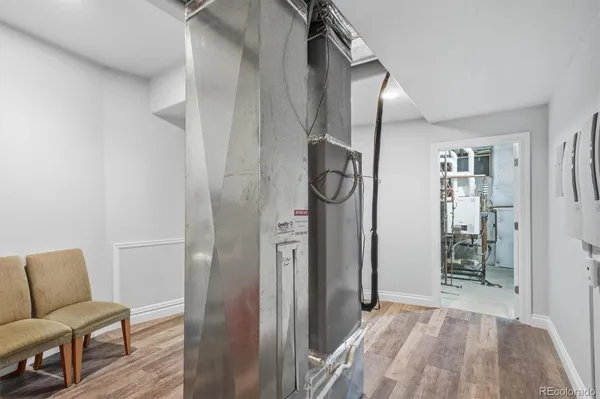 a view of a livingroom with furniture