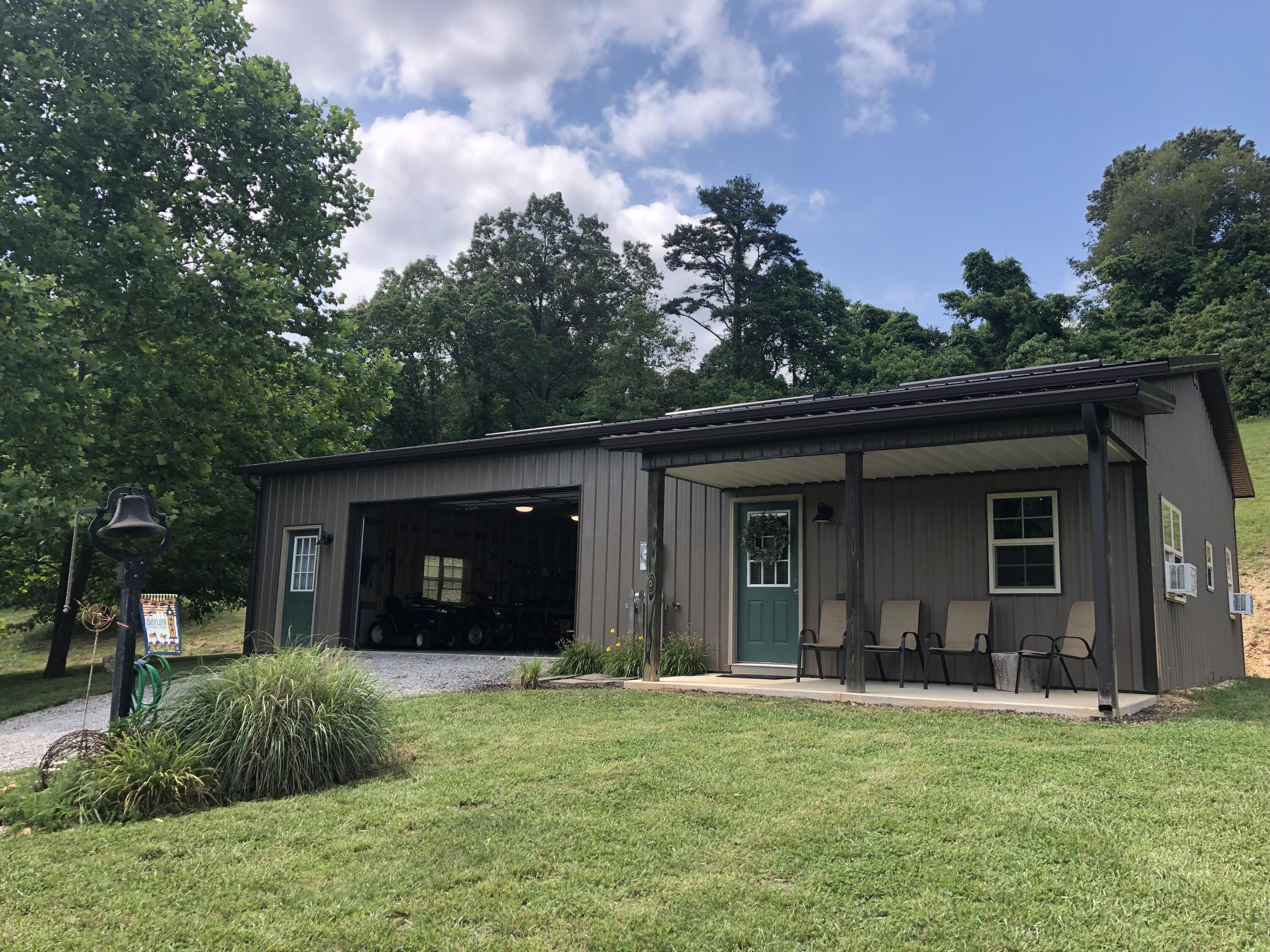 421 Greasy Hollow Road Speedwell, TN 37870 - Photo 2 of 17 43395131-1F01-4F42-9903-EEDC73521A9E