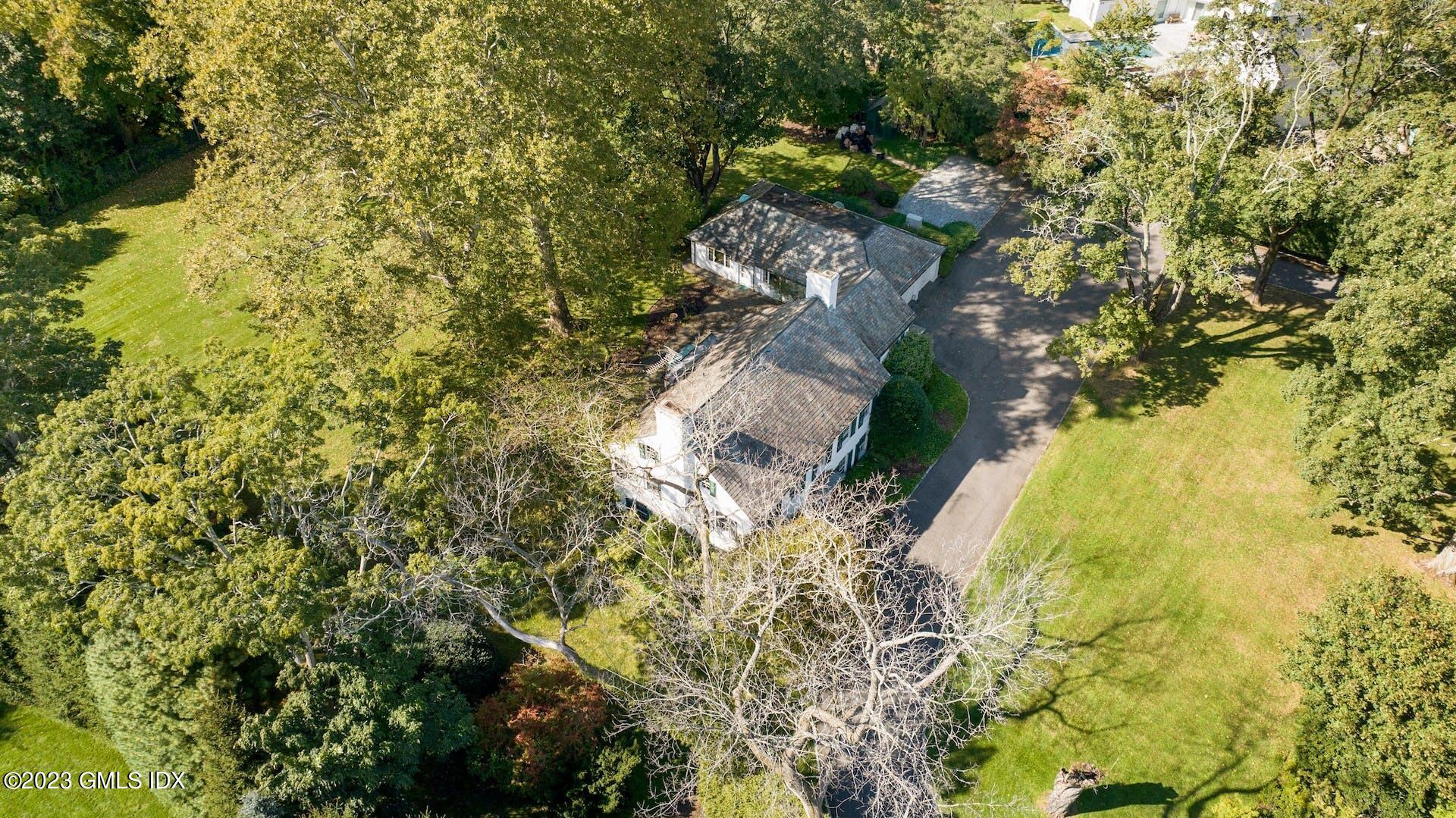 60 Midwood Road Greenwich, CT 06830 - Photo 26 of 29 026-453236-DJI_20231007121907_0006_D_128