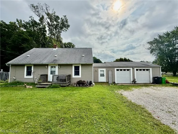 $164,900 | 448 Hiwood Avenue, Munroe Falls, OH 44262