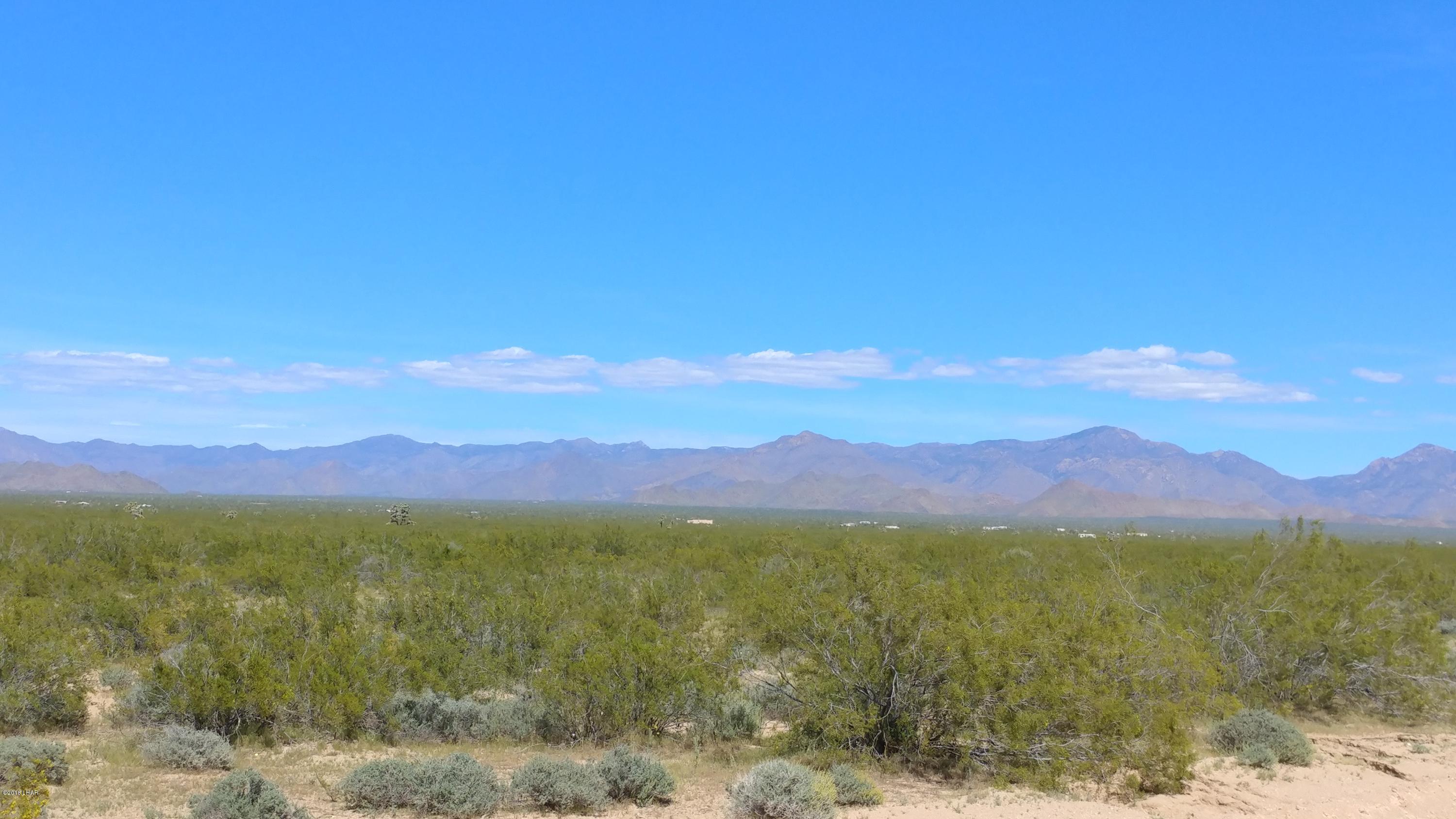 127 South Dennis Road Yucca, AZ 86438 - Photo 11 of 13 Room to Roam