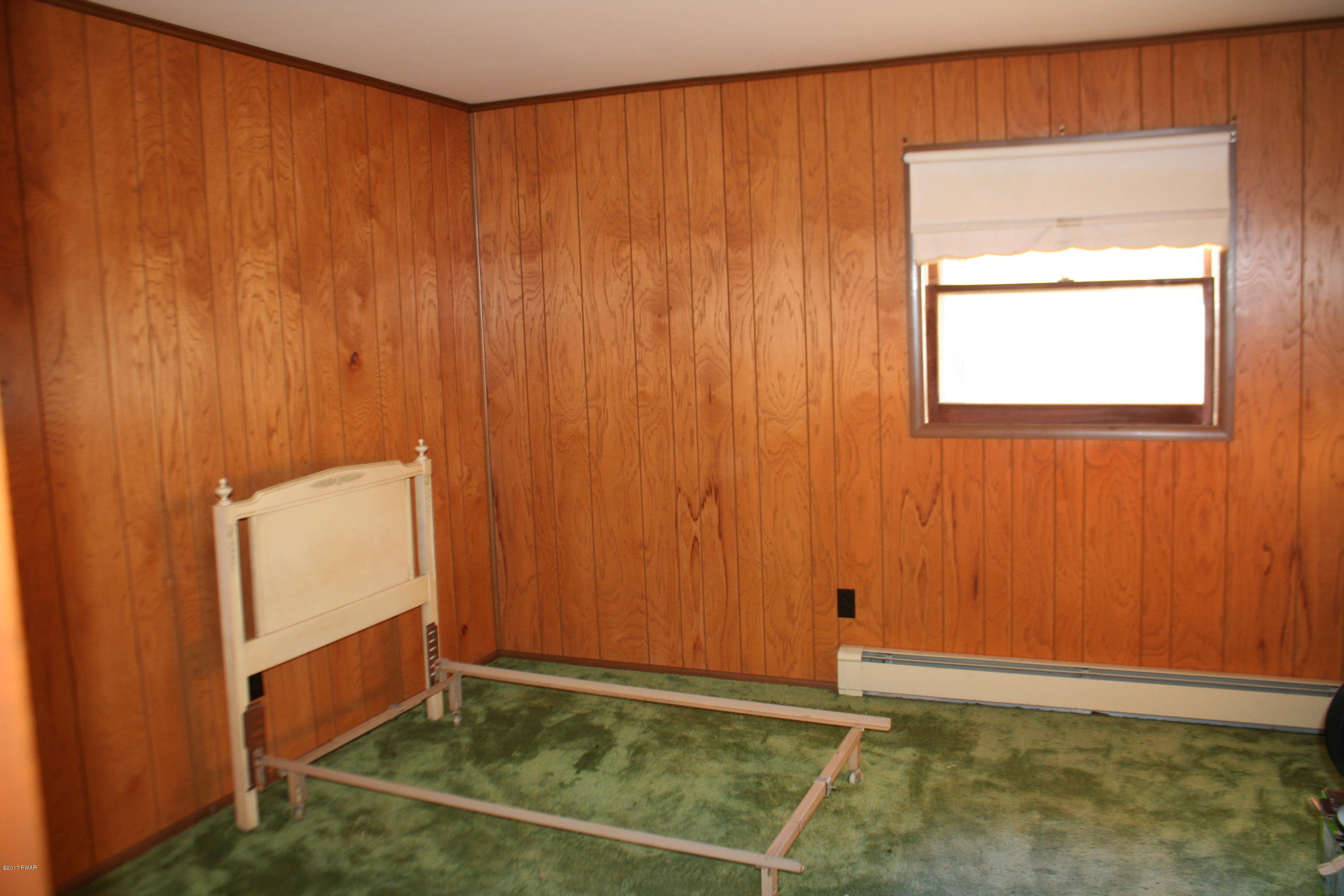 8 Pheasant Hill Road Hawley, PA 18428 - Photo 3 of 16