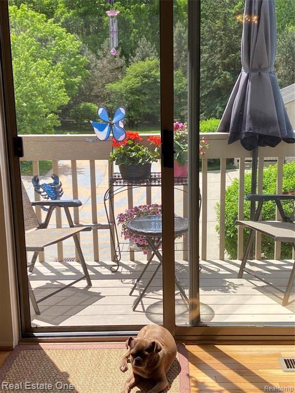 110 Pine Tree Ridge, Unit 4 Waterford, MI 48327 - Photo 6 of 39