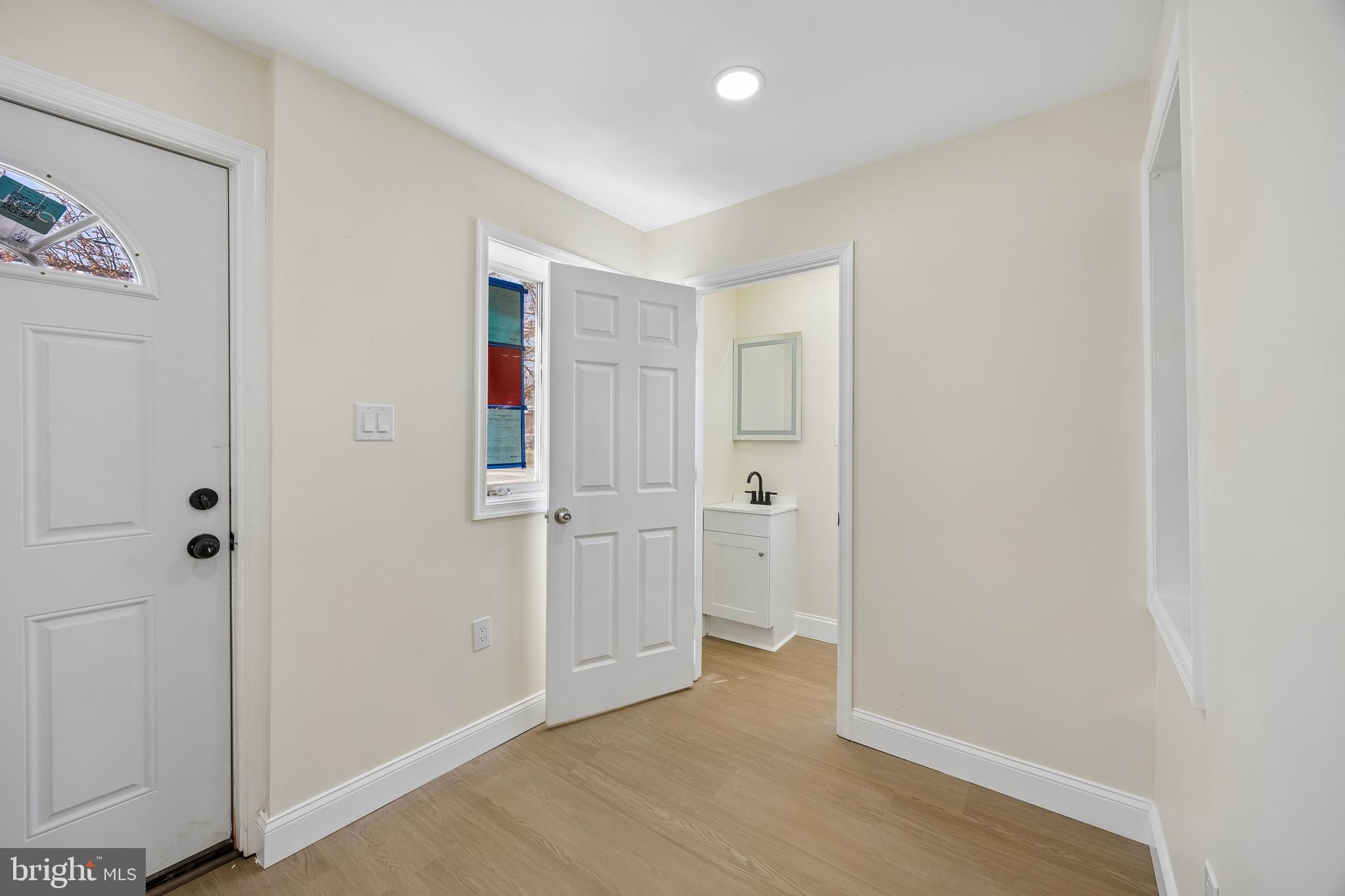 1051 Springfield Road Darby, PA 19023 - Photo 2 of 24 an empty room with closet