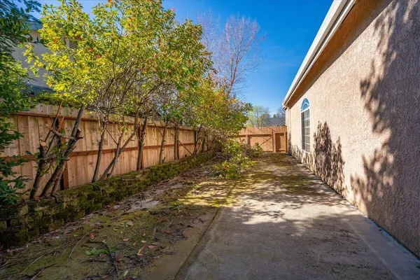 $655,000 | 2135 Adirondack Drive, Redding, CA 96001