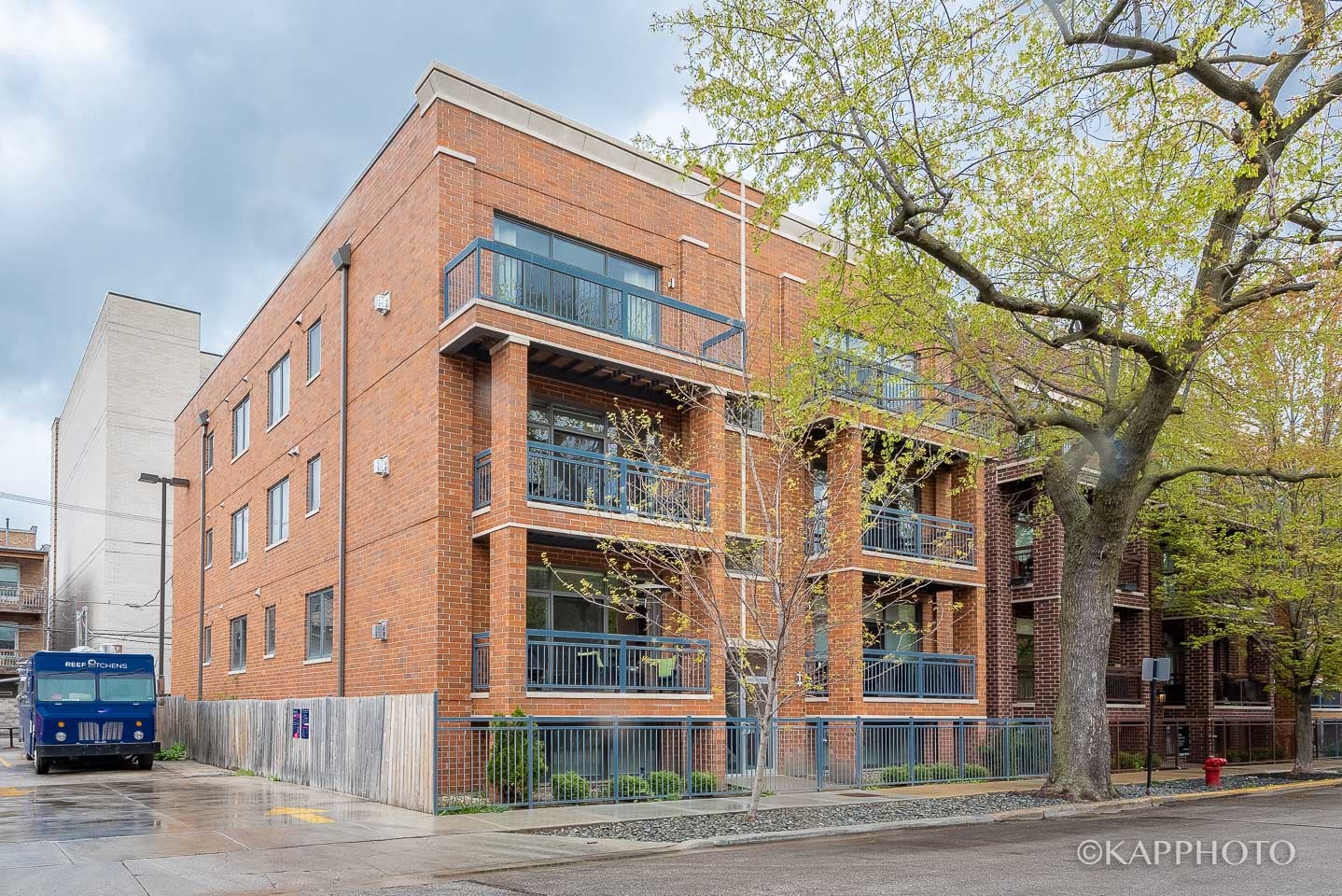 1430 West Fillmore Street, Unit 2W Chicago, IL 60607 - Photo 2 of 27 a front view of a building