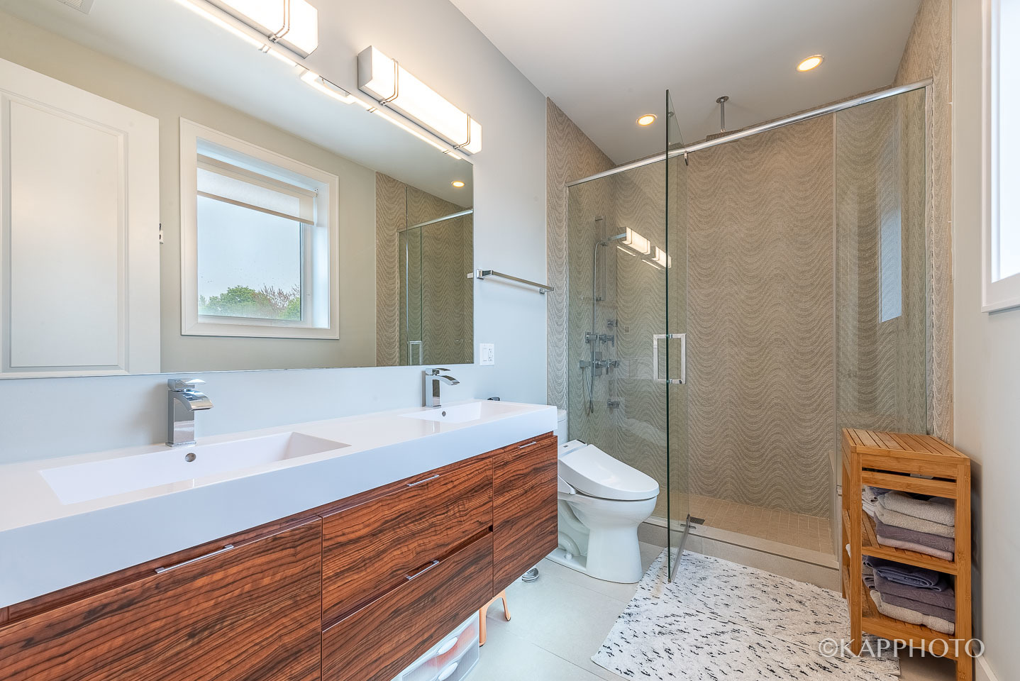 1430 West Fillmore Street, Unit 2W Chicago, IL 60607 - Photo 20 of 27 a bathroom with a bathtub shower sink and toilet
