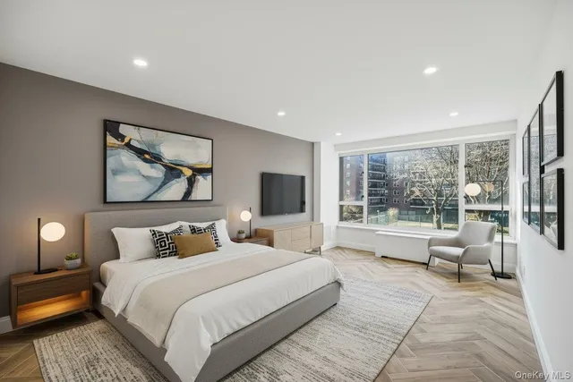 $988,000 | 166-25 Powells Cove Boulevard, Unit 3D | Beechhurst