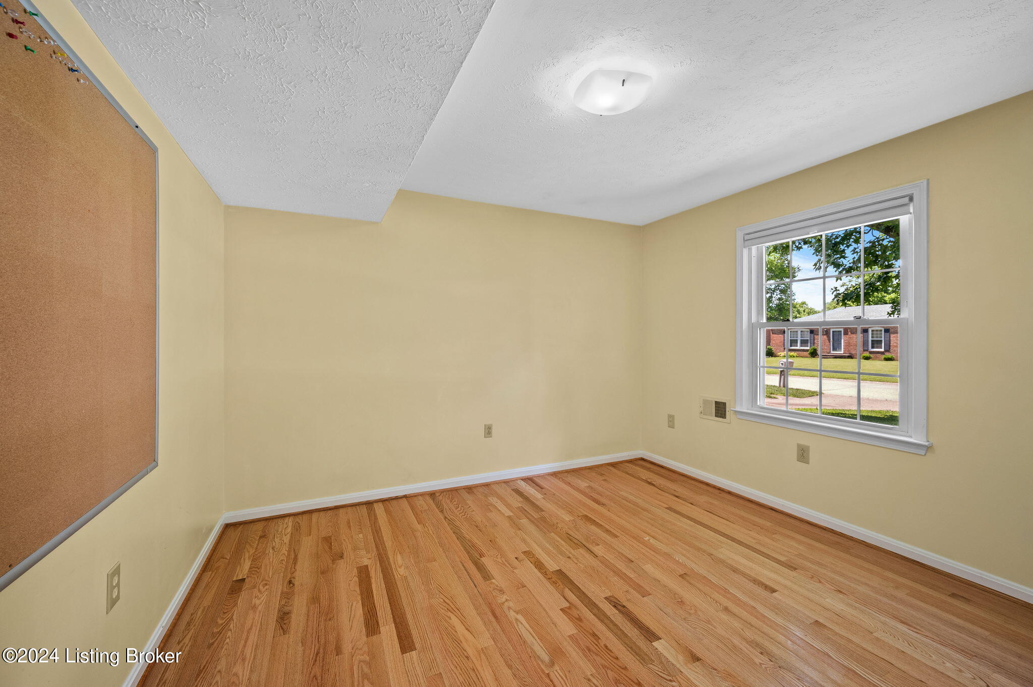 7009 Chippenham Road Louisville, KY 40222 - Photo 19 of 44 Great office space!