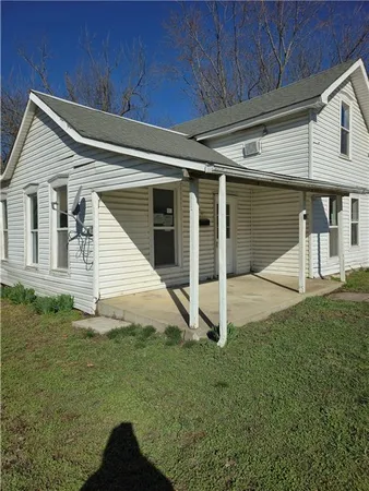 $109,900 | 604 South Market Street, Holden, MO 64040