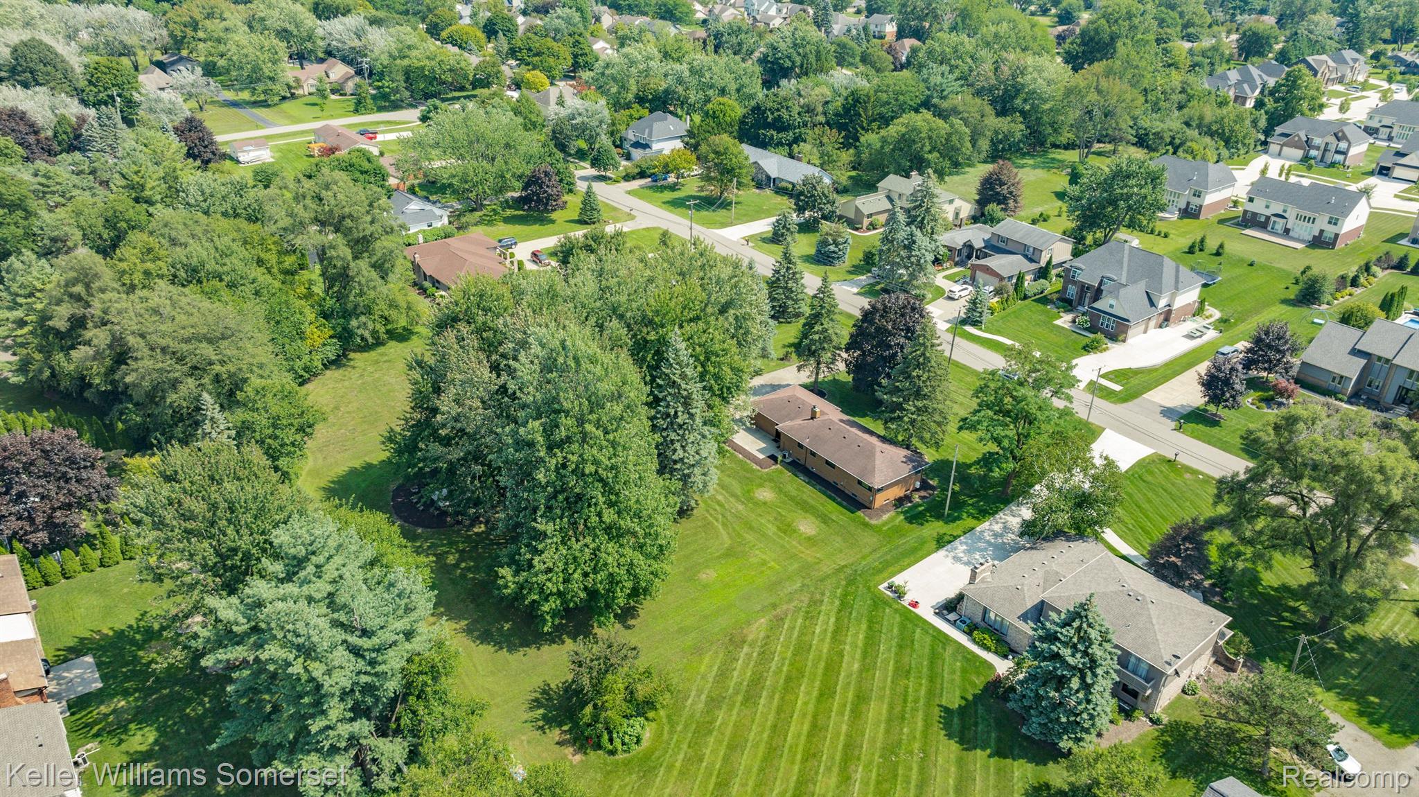 1349 Lamb Road Troy, MI 48085 - Photo 31 of 35 Gallery Image 31