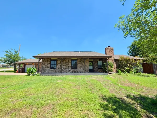 $1,750 | 1310 Ray Berglund Boulevard, Unit A, Round Rock, TX 78664