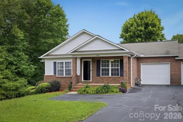 $258,500 | 2523 26th Avenue Northeast, Hickory, NC 28601
