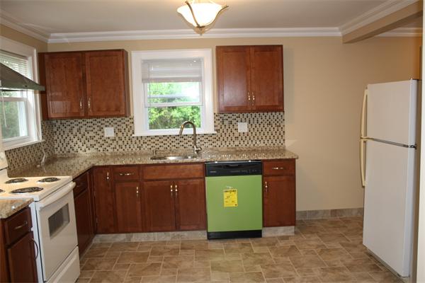 161 Westview Road Lowell, MA 01851 - Photo 7 of 28 Gallery Image 7