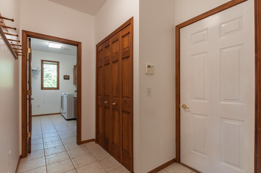 4170 Carbary Court Rochester, MI 48306 - Photo 33 of 67 31331646-32.JPG