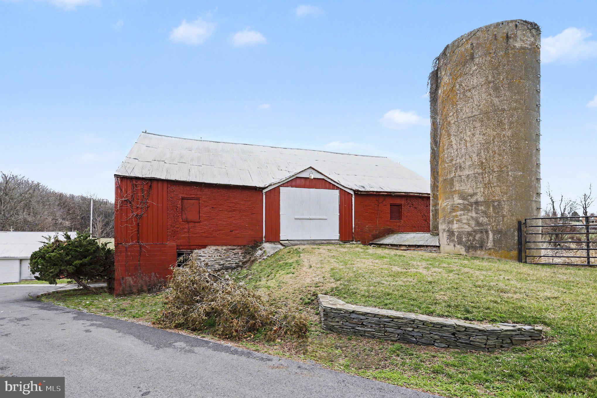 10301 Mckinstry Mill Road New Windsor, MD 21776 - Photo 3 of 43 Bank barn.