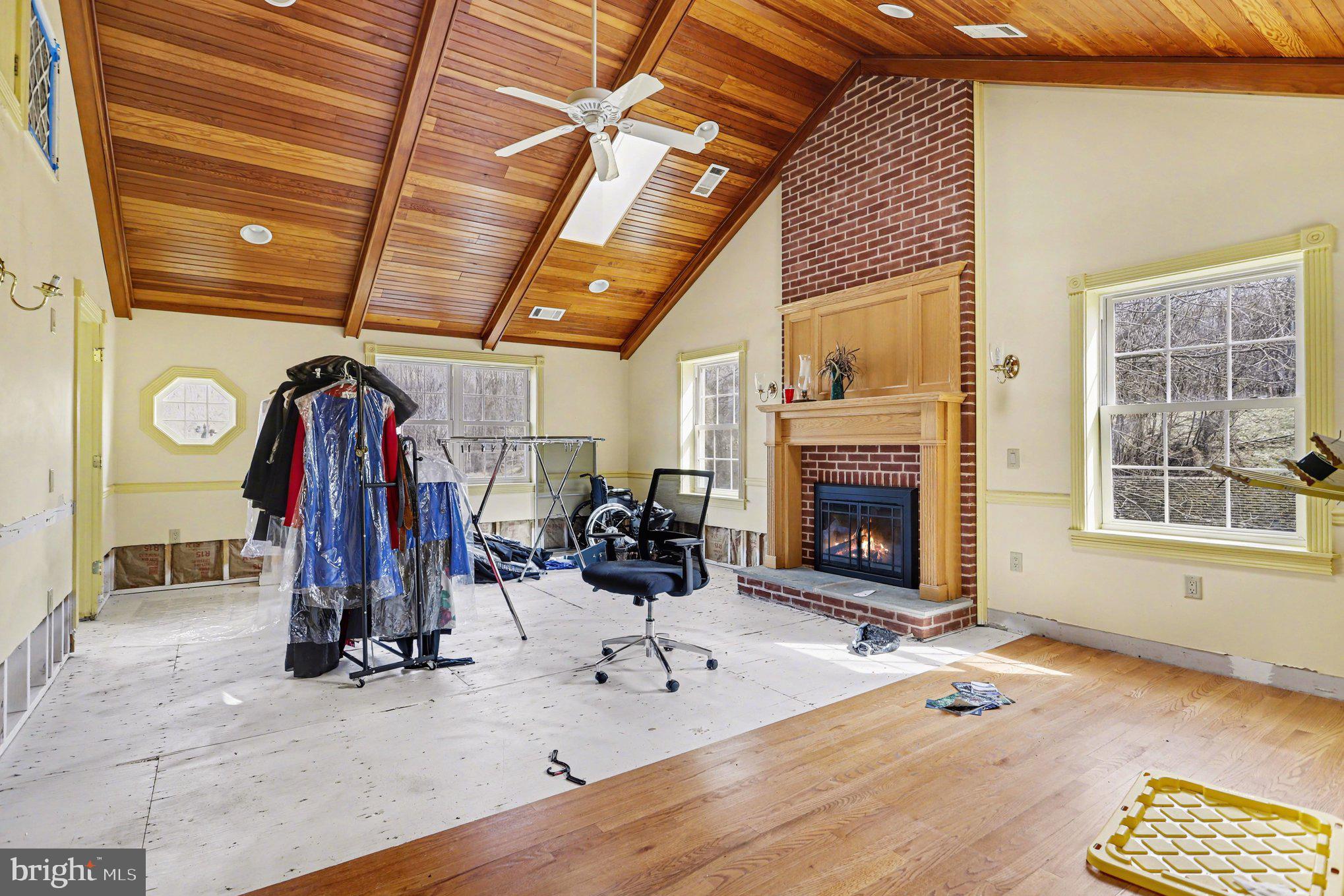 10301 Mckinstry Mill Road New Windsor, MD 21776 - Photo 10 of 43 Primary suite on main level