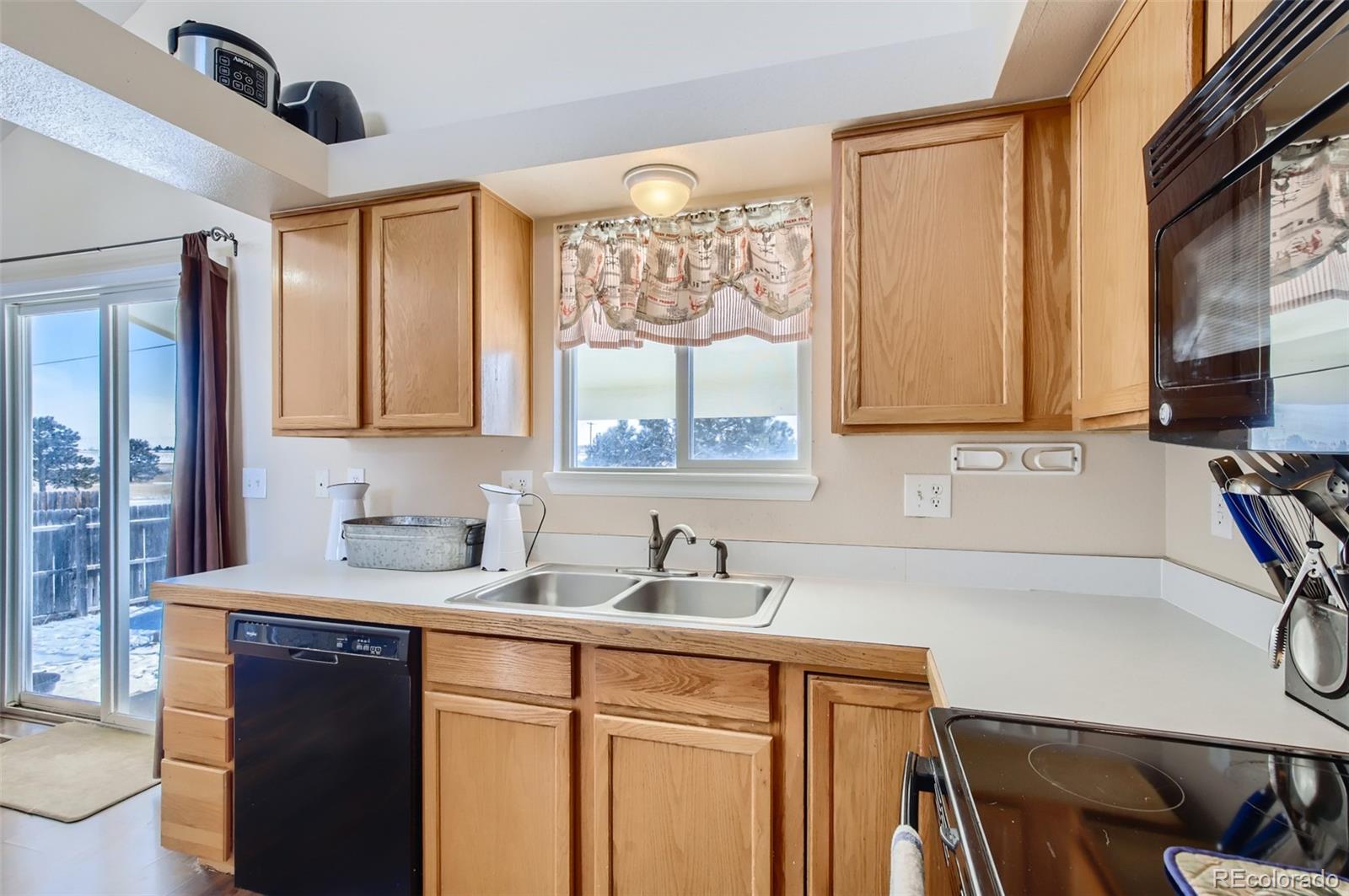 34094 Prairie Loop Elizabeth, CO 80107 - Photo 11 of 28 Gallery Image 11
