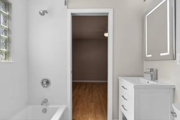 $1,795 | 11817 West North Avenue, Wauwatosa, WI 53226