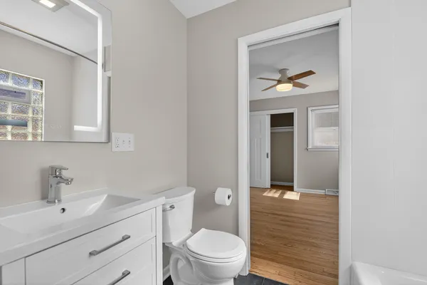 $1,795 | 11817 West North Avenue, Wauwatosa, WI 53226