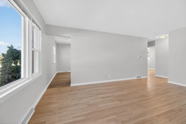 $1,795 | 11817 West North Avenue, Wauwatosa, WI 53226