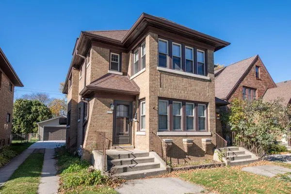$1,500 | 4217 North Newhall Street, Unit 4219, Shorewood, WI 53211