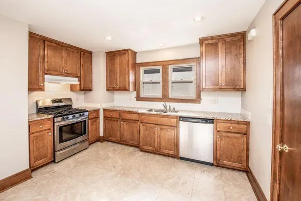 $1,500 | 4217 North Newhall Street, Unit 4219, Shorewood, WI 53211