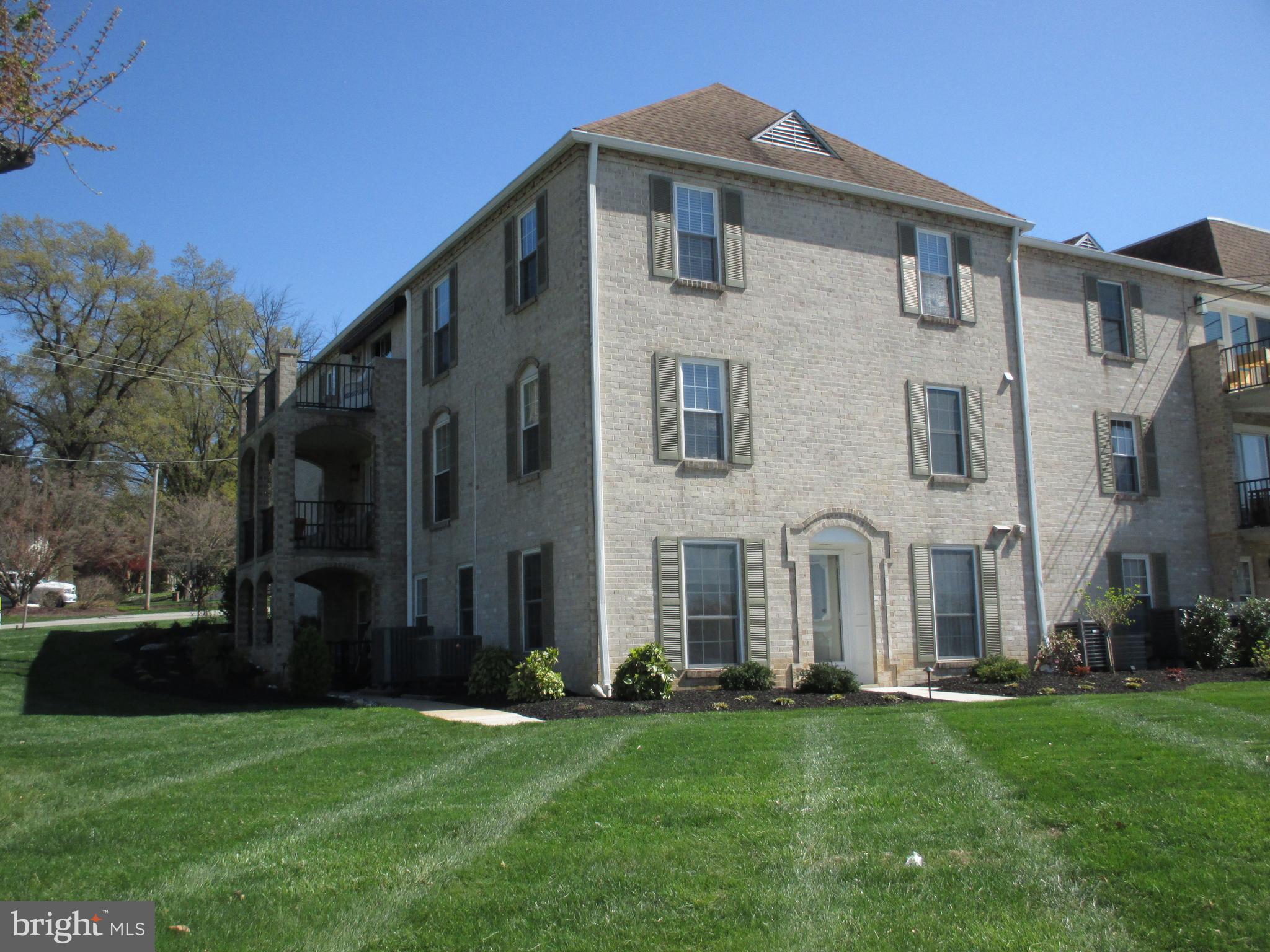 1000 Country Club Road, Unit A16 York, PA 17403 - Photo 2 of 15 Gallery Image 2