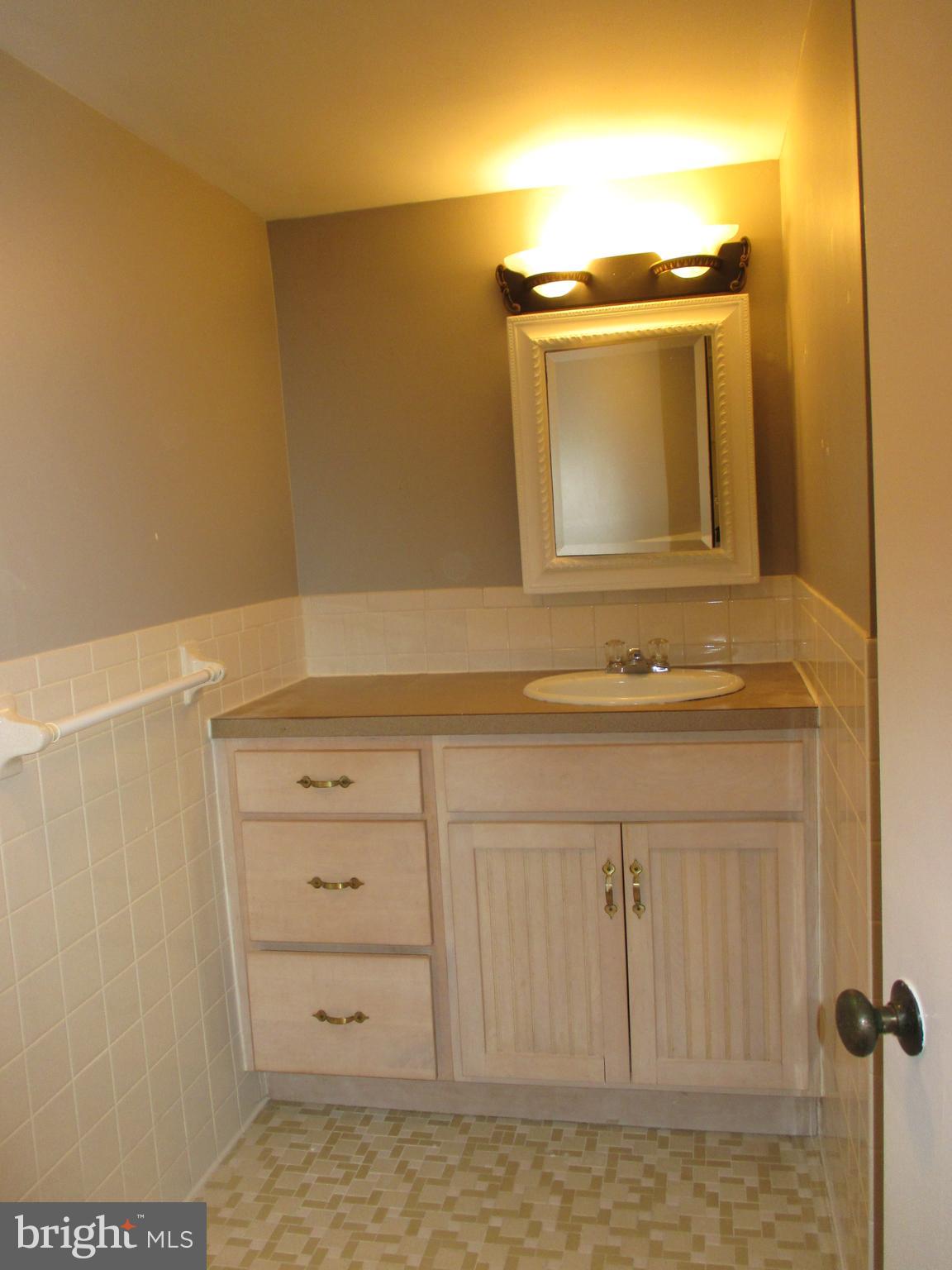 1000 Country Club Road, Unit A16 York, PA 17403 - Photo 10 of 15 Gallery Image 10