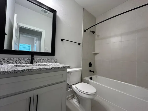 $3,300 | 507 Mission Trail, Unit B3A, Arlington, TX 76010