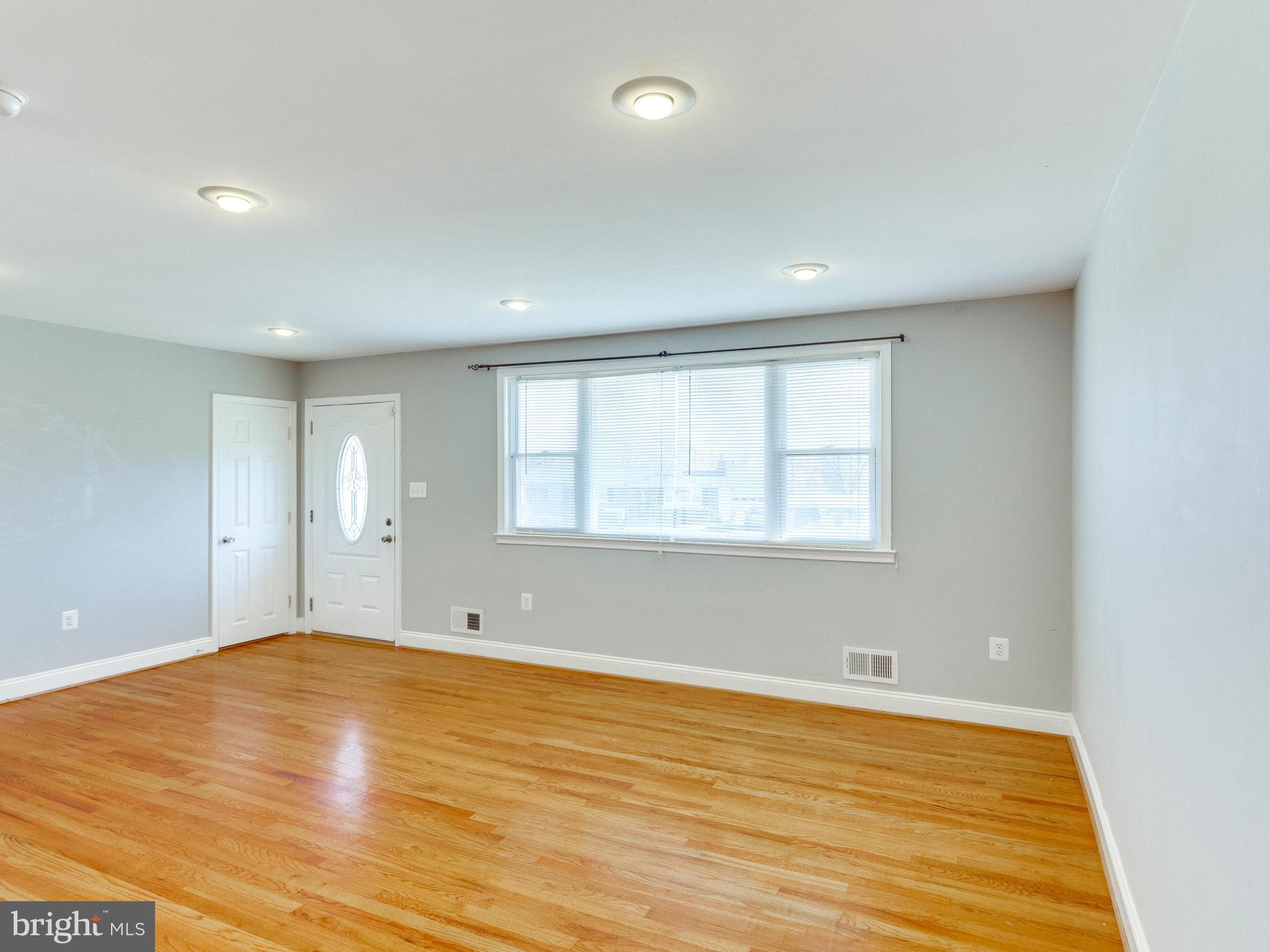 7900 Steve Drive District Heights, MD 20747 - Photo 6 of 23 Living Room