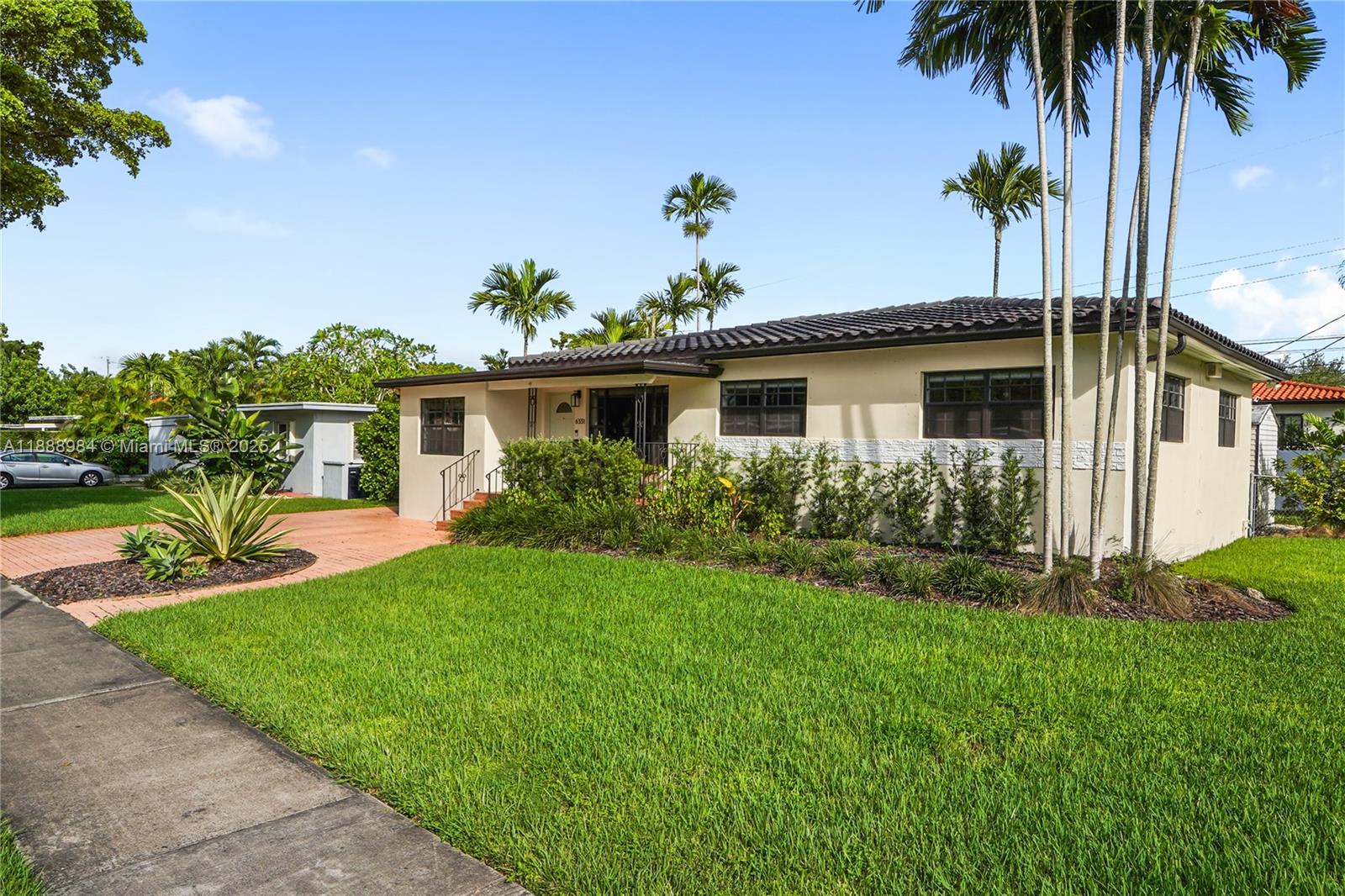 6331 Southwest 18th Street West Miami, FL 33155 - Photo 4 of 28