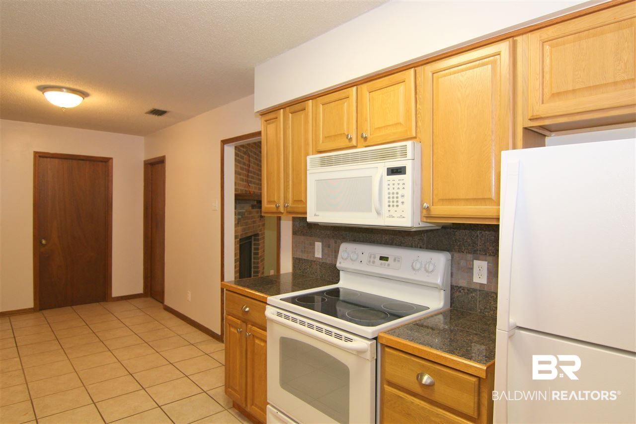 185 Ridgewood Drive Daphne, AL 36526 - Photo 8 of 21 Gallery Image 8