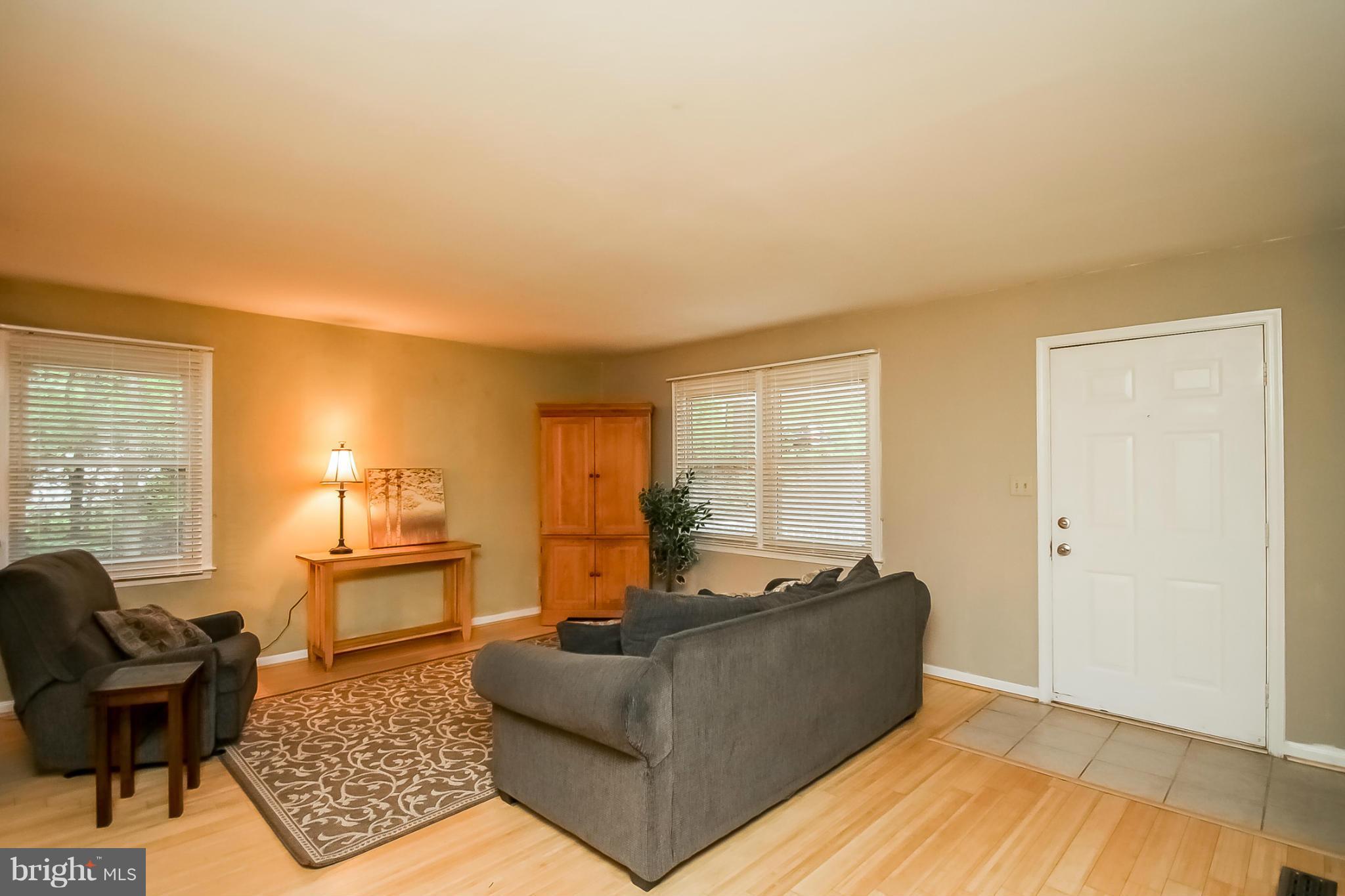 156 MacGregor Ridge Road Stafford, VA 22554 - Photo 3 of 28 Living Room