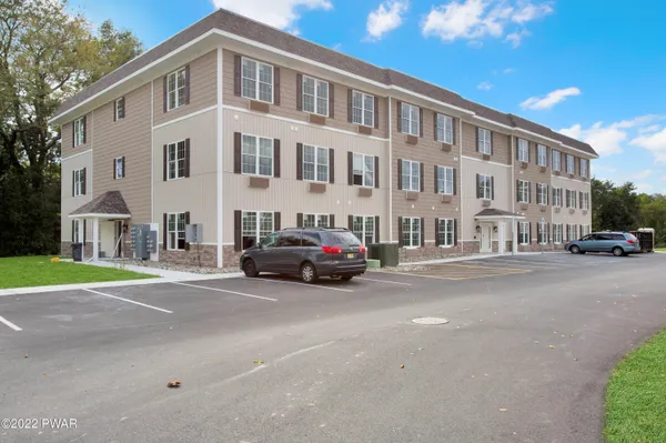 $1,950 | 153-180 Paddlers Point, Matamoras, PA 18336