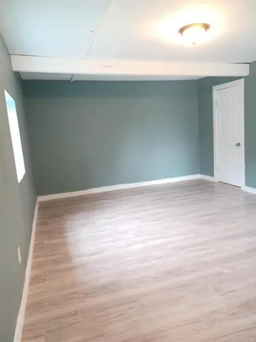 a view of empty room with window