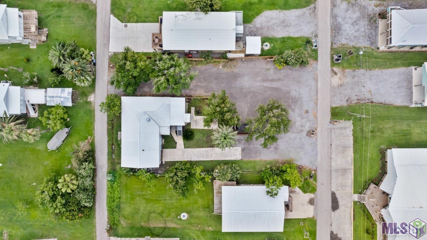 124 Cedar Lane Grand Isle, LA 70358 - Photo 3 of 30