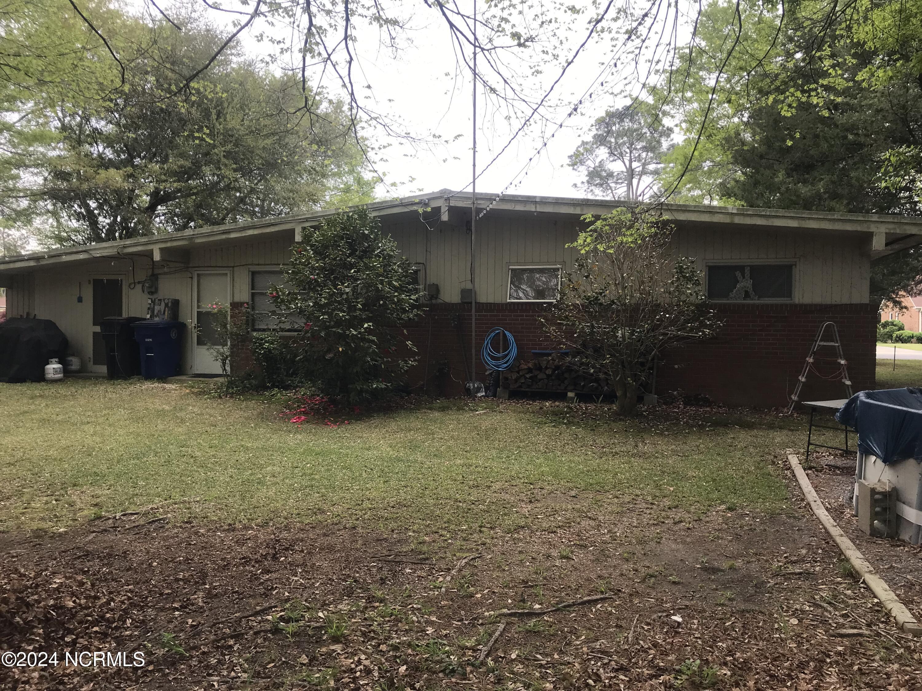 213 East Ridge Street Rose Hill, NC 28458 - Photo 2 of 11 IMG_2443
