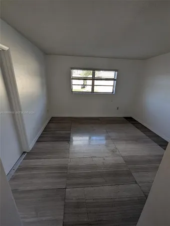 $1,950 | 7360 Southwest 82nd Street, Unit E202, Miami, FL 33143