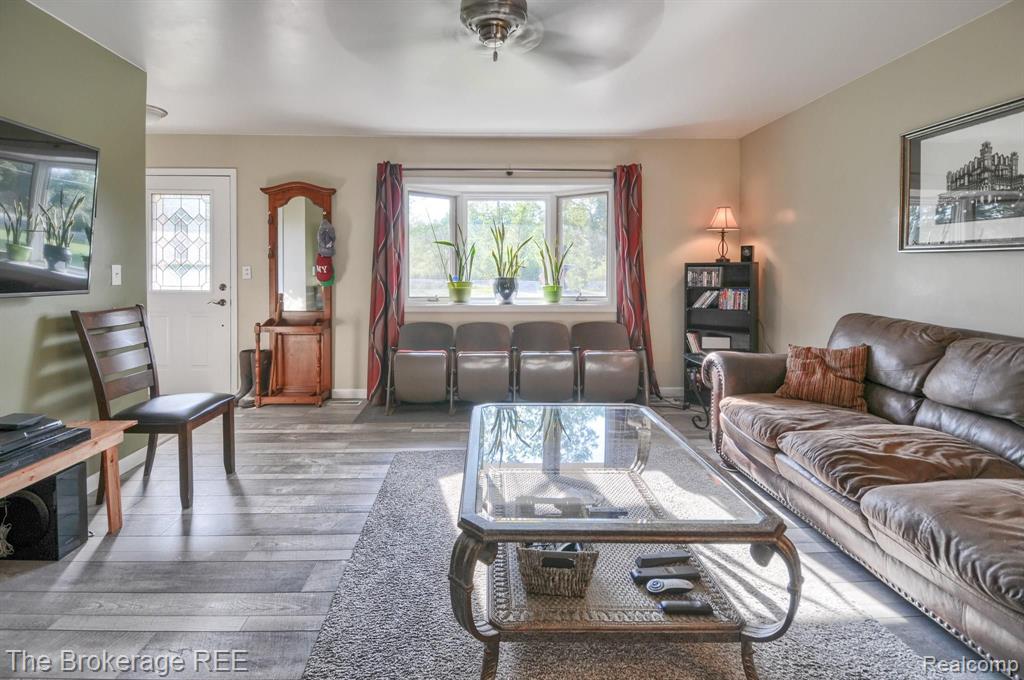 8548 Morrish Road Flushing, MI 48433 - Photo 12 of 31