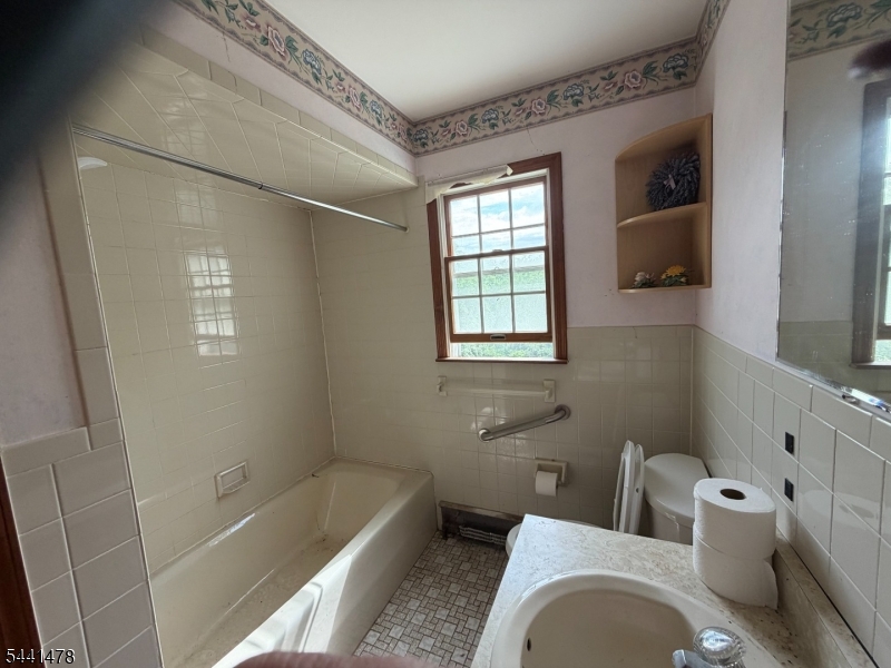 124 Perryville Road Pittstown, NJ 08867 - Photo 34 of 41