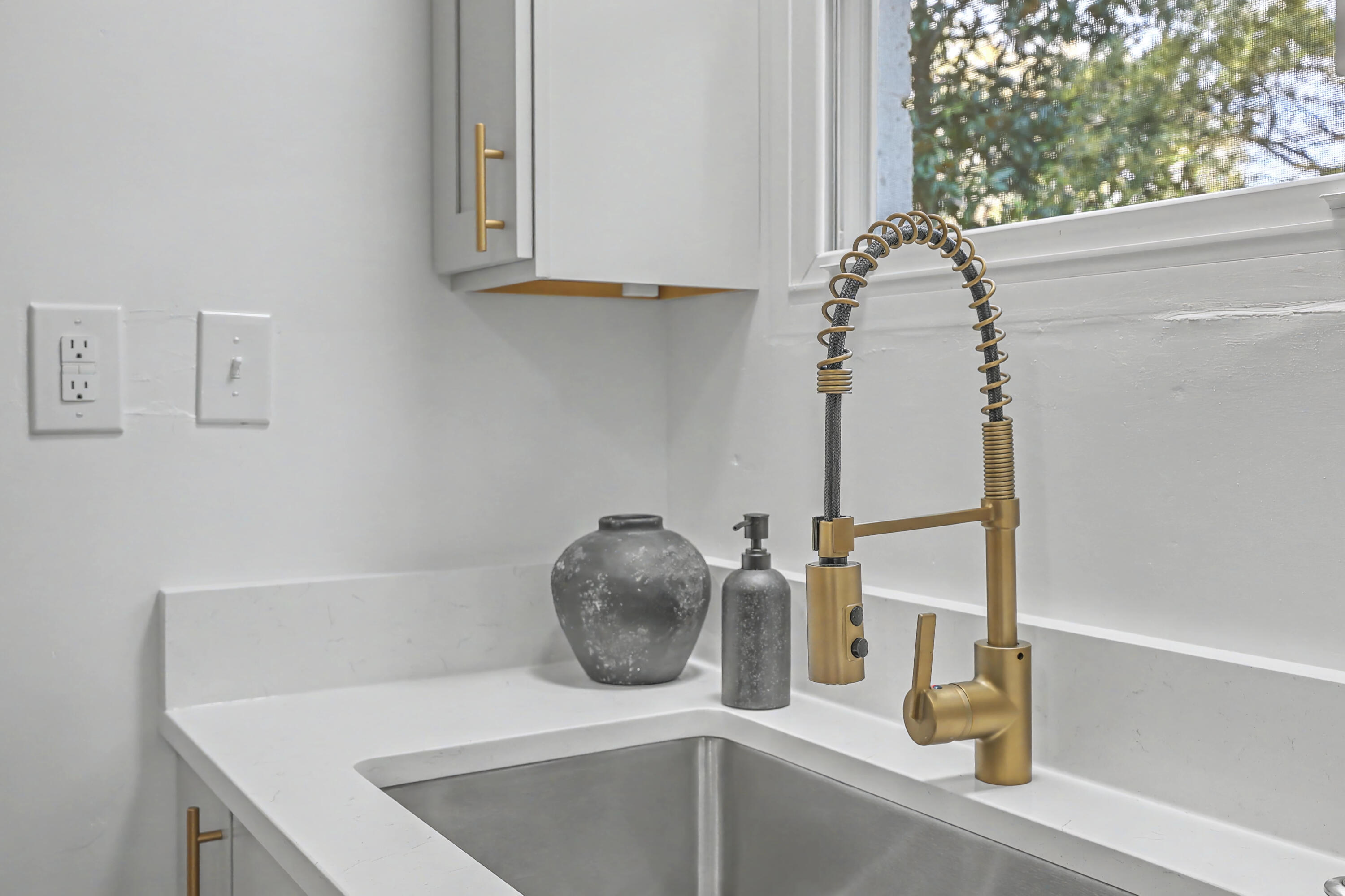 1509 Rainbow Road Charleston, SC 29412 - Photo 16 of 36 Gallery Image 16