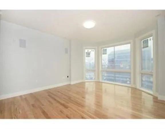 $4,700 | 339 West Broadway, Unit 14, Boston, MA 02127