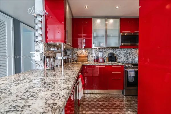 $5,750 | 800 West Avenue, Unit 946, Miami Beach, FL 33139