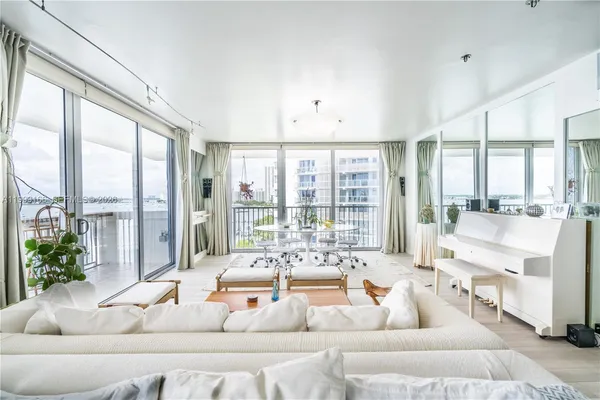 $5,750 | 800 West Avenue, Unit 946, Miami Beach, FL 33139