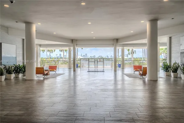 $5,750 | 800 West Avenue, Unit 946, Miami Beach, FL 33139