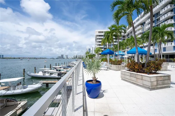 $5,750 | 800 West Avenue, Unit 946, Miami Beach, FL 33139