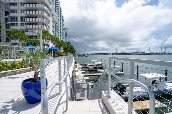 $5,750 | 800 West Avenue, Unit 946, Miami Beach, FL 33139