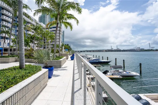 $5,750 | 800 West Avenue, Unit 946, Miami Beach, FL 33139